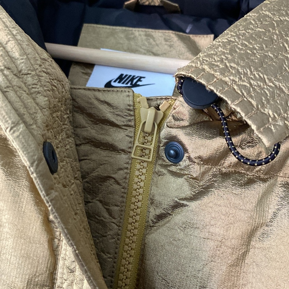 Nike Small SWOOSH JACKET Gold Metallic Puffer Shine with Hood! - Picture 5 of 10